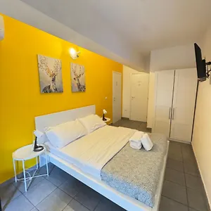 Alexandra Apartment Rom